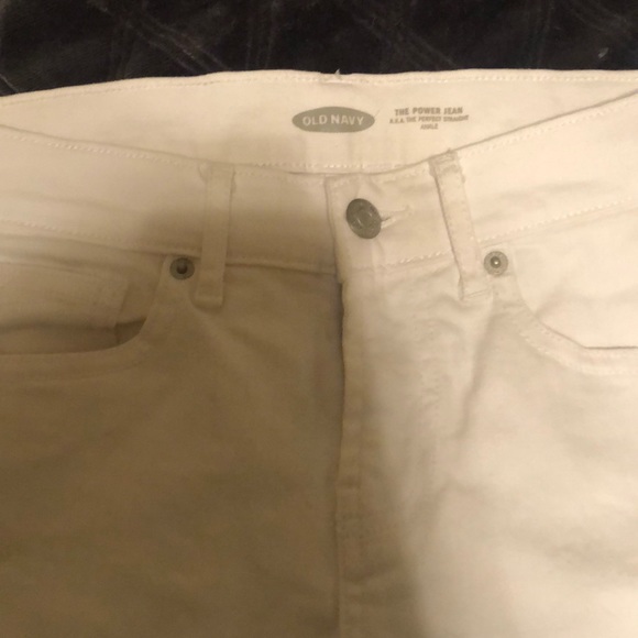 Old Navy Denim - Never worn old navy white power Jean size 0